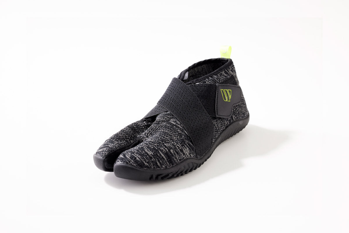 U×WALK(ユーウォーク) 足袋型健康シューズ – U × WALK